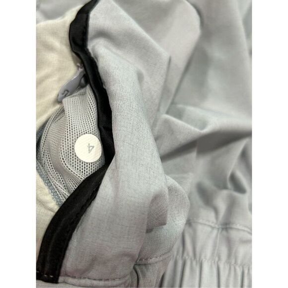 Lululemon short sz 4 - Picture 4 of 5